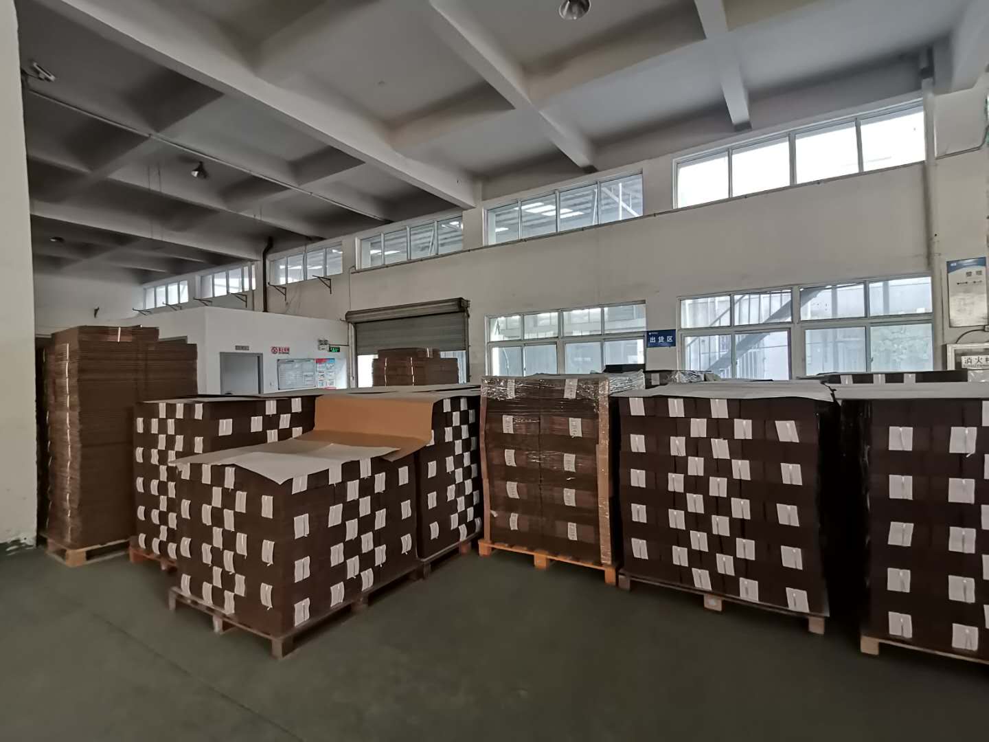 公司二楼成品及材料仓库